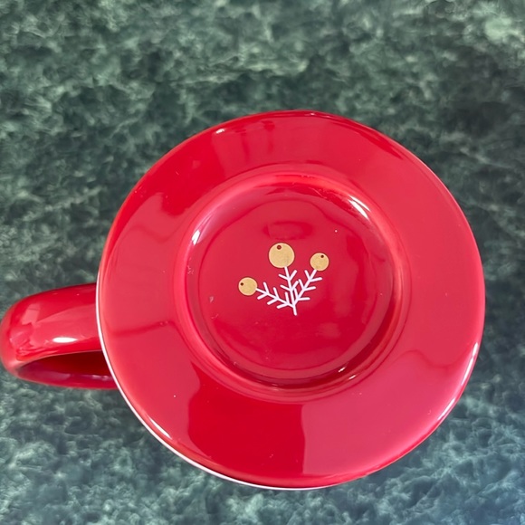 David’s Tea coffee tea mug cup with lid Christmas gold and white Holly design - Picture 5 of 6